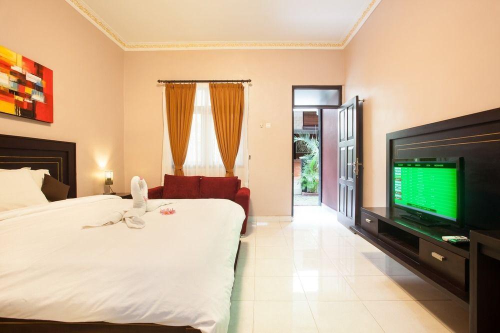 Puri Ganesh Hotel Легиан Екстериор снимка