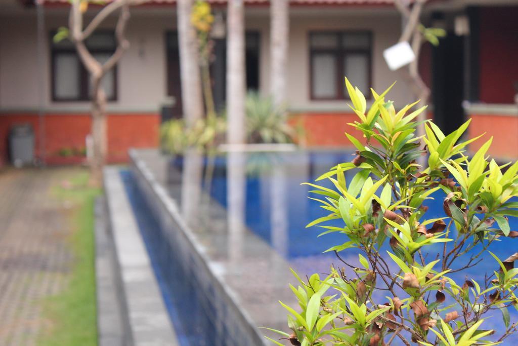 Puri Ganesh Hotel Легиан Екстериор снимка