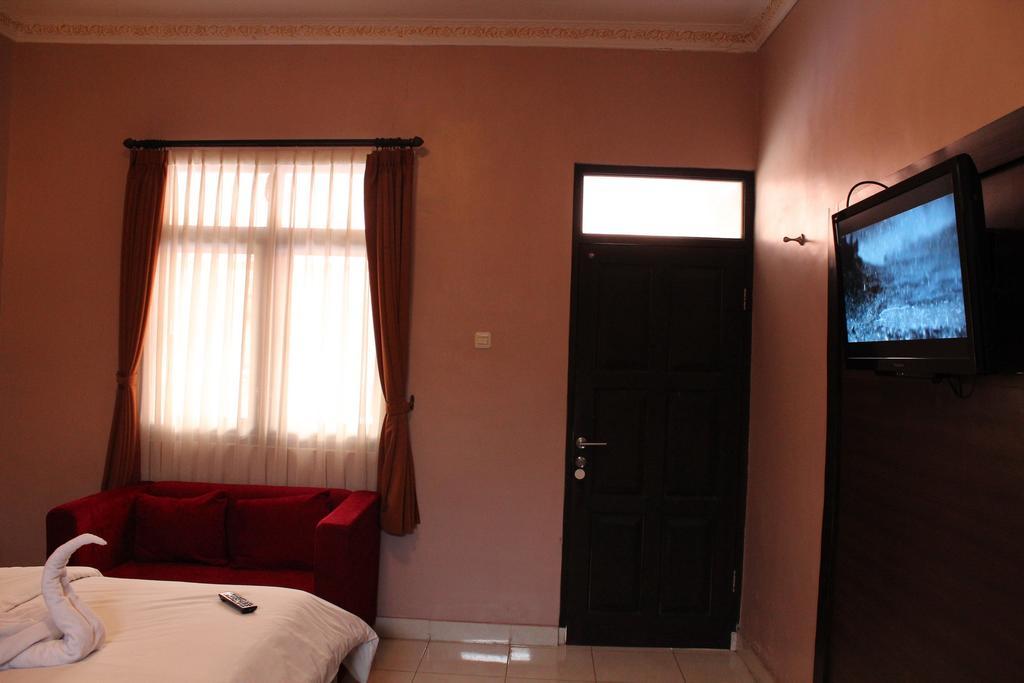 Puri Ganesh Hotel Легиан Екстериор снимка