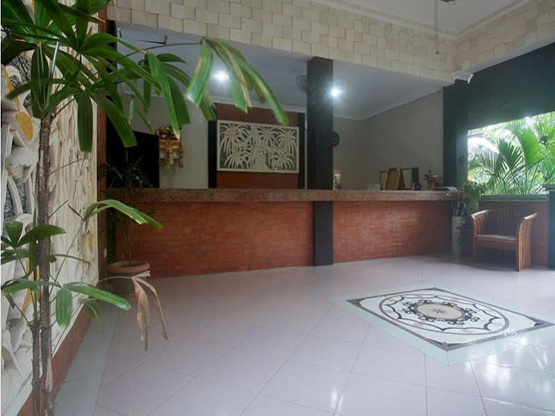 Puri Ganesh Hotel Легиан Екстериор снимка