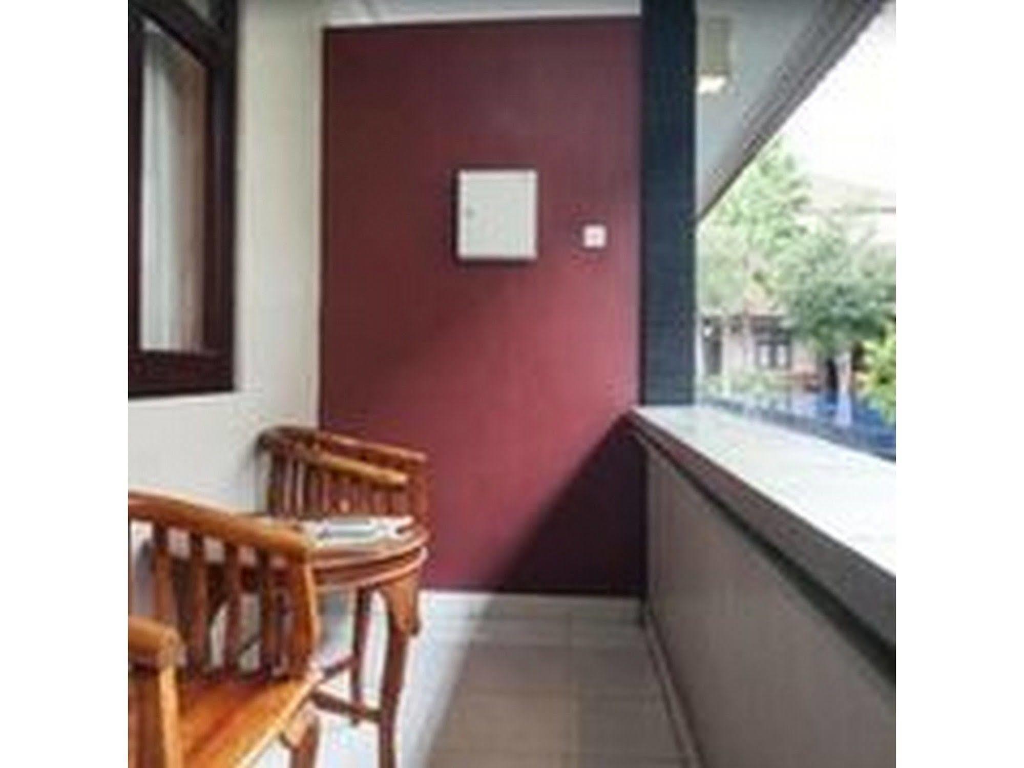 Puri Ganesh Hotel Легиан Екстериор снимка