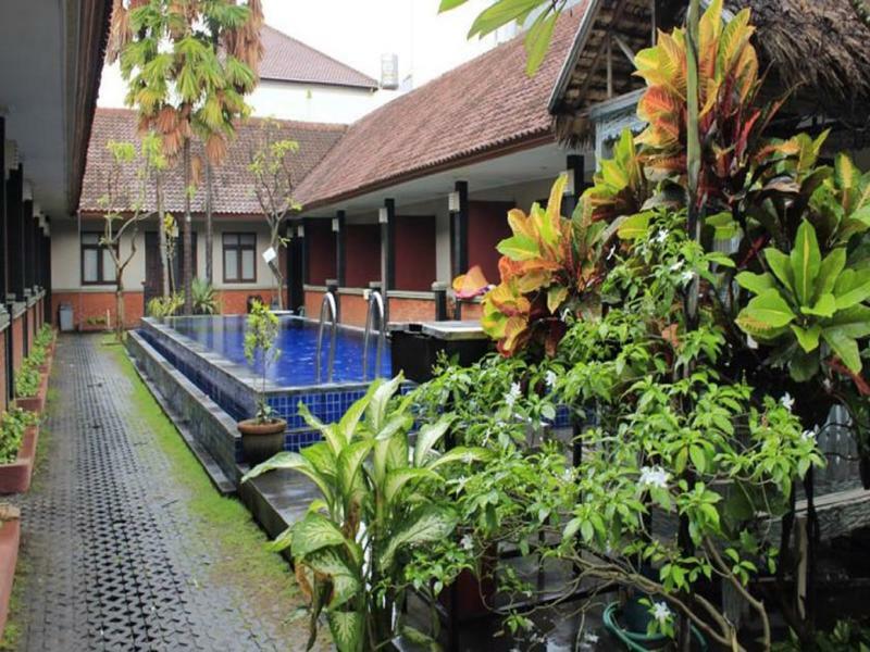 Puri Ganesh Hotel Легиан Екстериор снимка