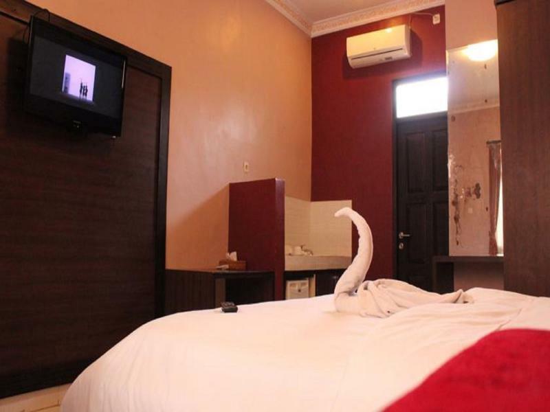 Puri Ganesh Hotel Легиан Екстериор снимка